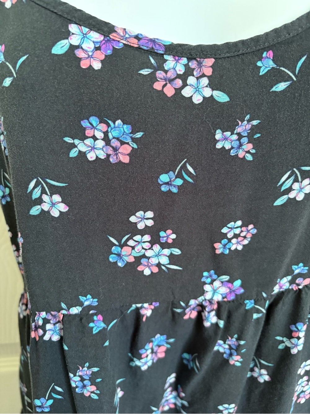 American Eagle Outfitters Black Floral Smocked Strap Dress - Picture 4 of 8